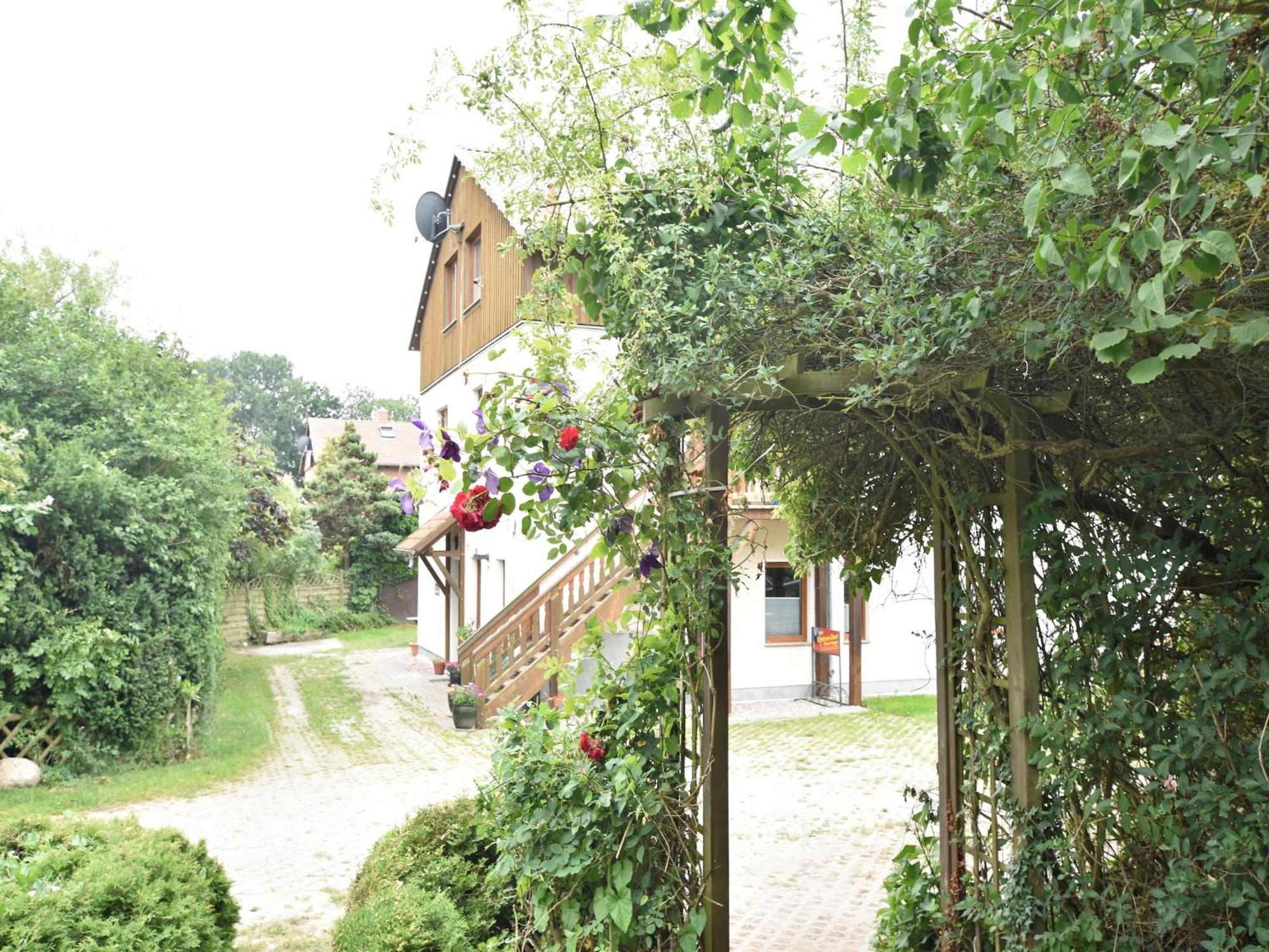Beautiful Apartment In Rerik With Garden Near Sea Екстериор снимка